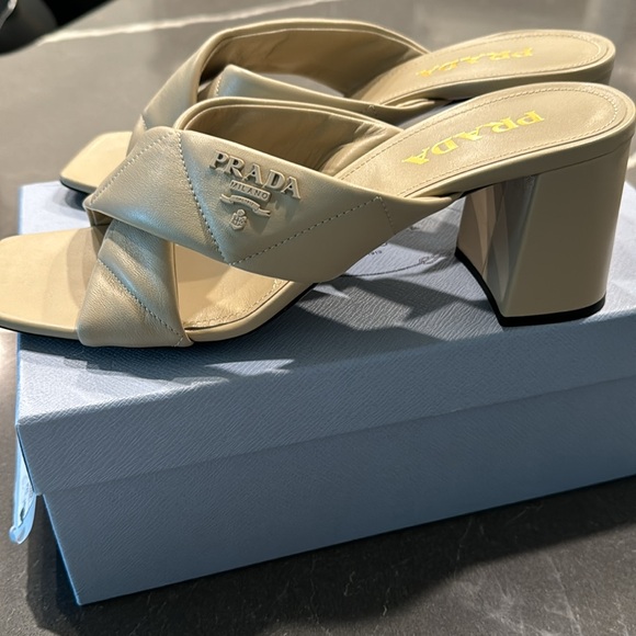 Prada Donna Nappa Leather Quilted 65mm Heels. Deserto color w/ box Size 41.5. - Picture 4 of 14